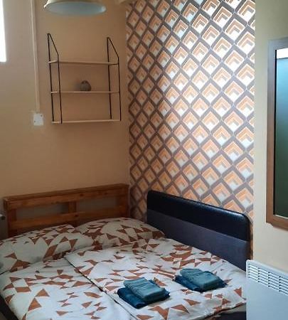 Csenge Apartman Keszthely Esterno foto
