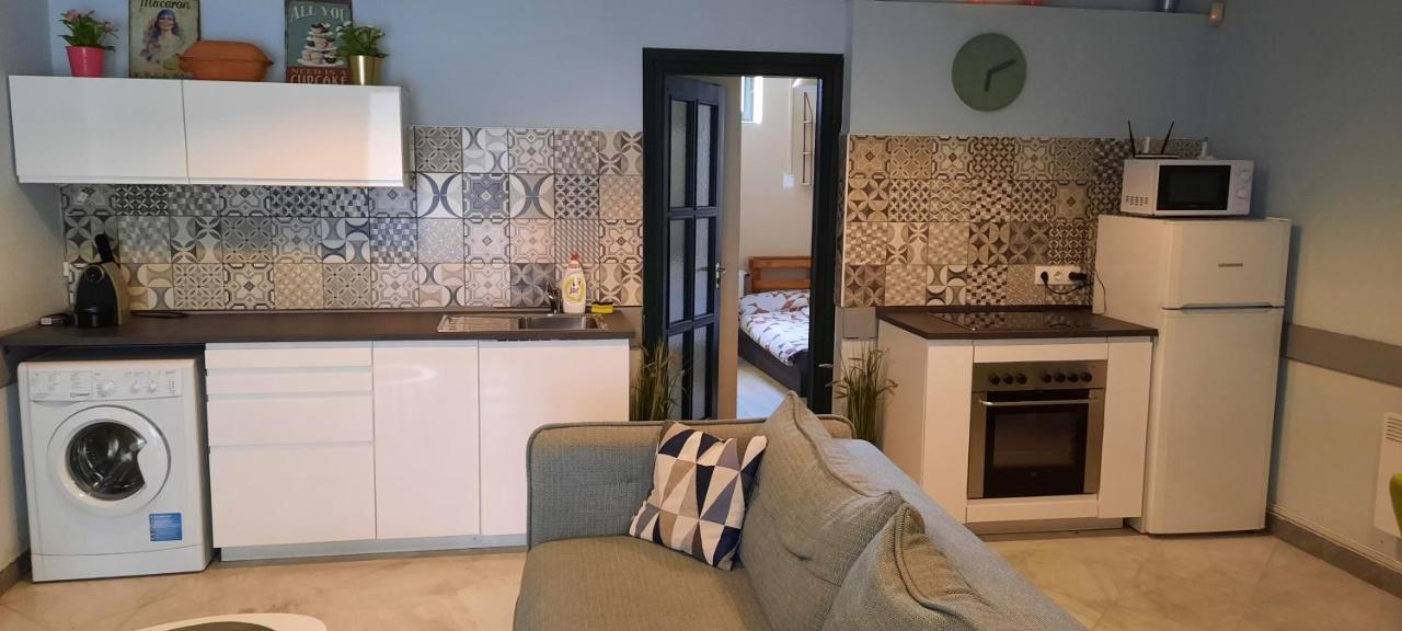 Csenge Apartman Keszthely Esterno foto
